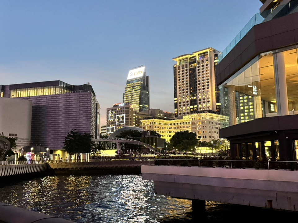Starry Walks & Skyline Vie | Trip.com 香港