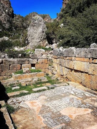 クレタ島・リッソス渓谷：古代の面影を残す秘境 🇬🇷🏔️