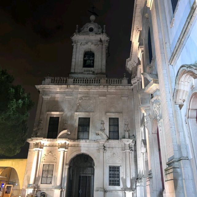 Pass through Bairro alto views!!