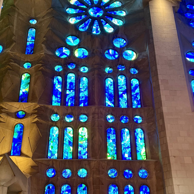 【巴塞隆拿】🇪🇸西班牙聖家族大教堂：高迪的夢幻建築，拍攝小貼士