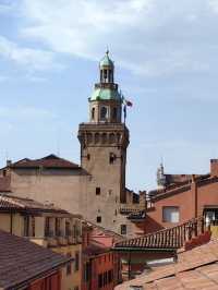 I passed through Bologna on my way to Florence 🇮🇹