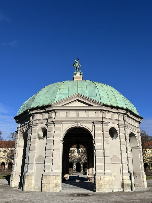 🇩🇪 慕尼黑王宮花園（Hofgarten）🌹🌹🌹