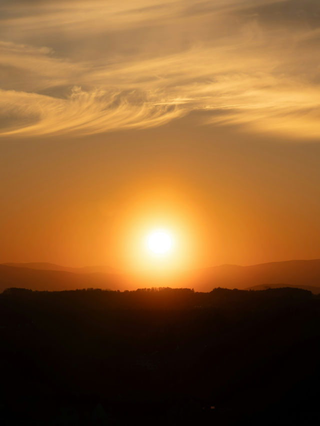 Sunrise Serenity Over Madinah’s Sacred Skyline 🌅
