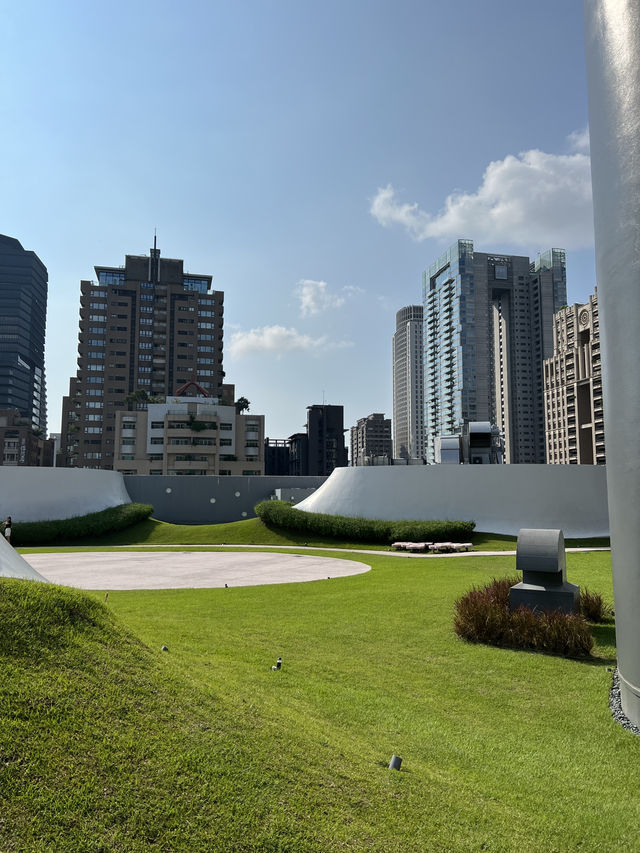 台中歌劇院超美超好拍！建築迷必訪的城市亮點