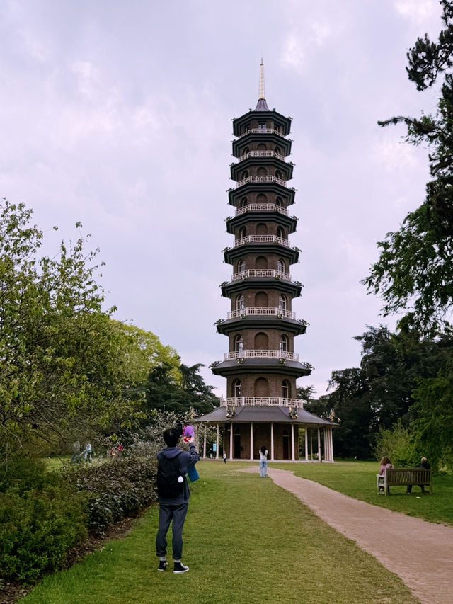 🌸 A Blooming Escape: A Day at Kew Gardens, London