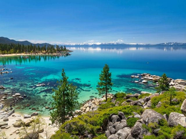 Lake Tahoe: A stunning alpine lake in California!
