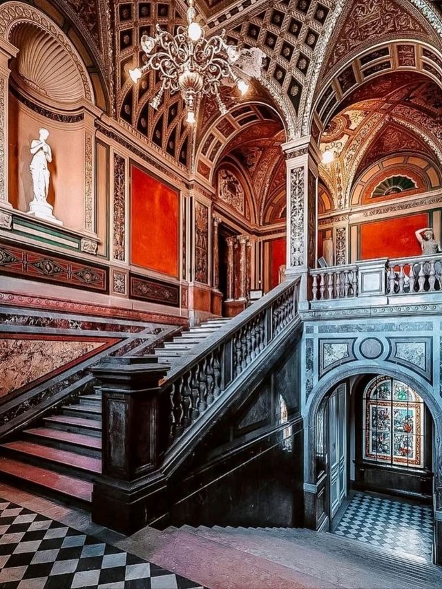 🎨 Stieglitz Academy – St. Petersburg’s Artistic Powerhouse
