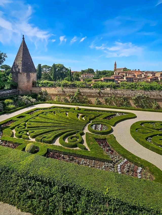 🏰 Albi: A Brick-Colored Jewel on the Tarn River 🇫🇷🌉