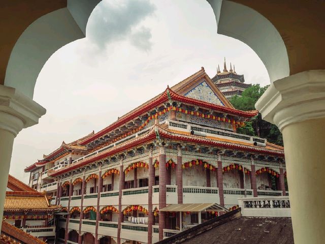 Kek Lok Si Temple: Penang’s Iconic Hilltop Sanctuary
