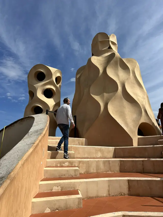 Itinerary for Gaudí’s Mind-Bending Marvels in Barcelona