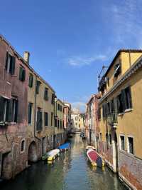 🌈 Colorful Venice – Canals, Houses & Hidden Corners 🛶✨
