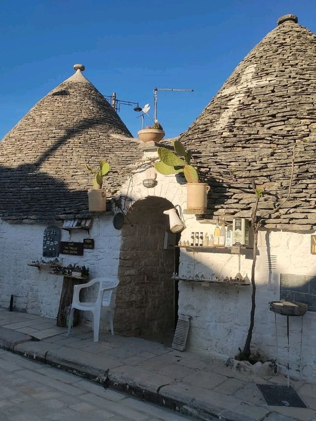 🎃 Magic in Alberobello, Italy! 🕯️ 🎃 Magic in Alberobello, Italy! 🕯️