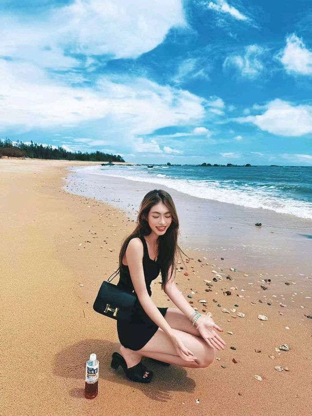🌺 Hidden Beach Bliss in Wenchang: Where Time Slows Down 🏖✨