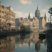 Experience Amsterdam’s Unmissable Gems 🚲🌷✨