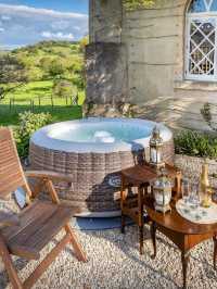 Bath countryside 🏰 Stay in a super cool 🅰️irbnb and enjoy country life.
