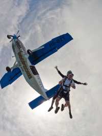 For the first parachute jump, what do you need to prepare? Pattaya parachute jumping complete guide.