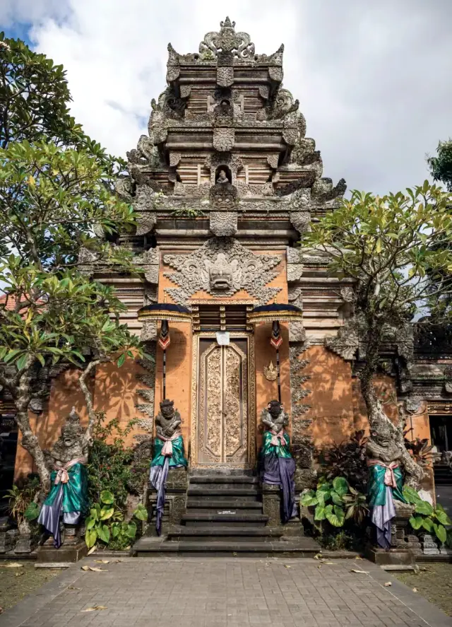 พระราชวังอูบุดในบาหลี