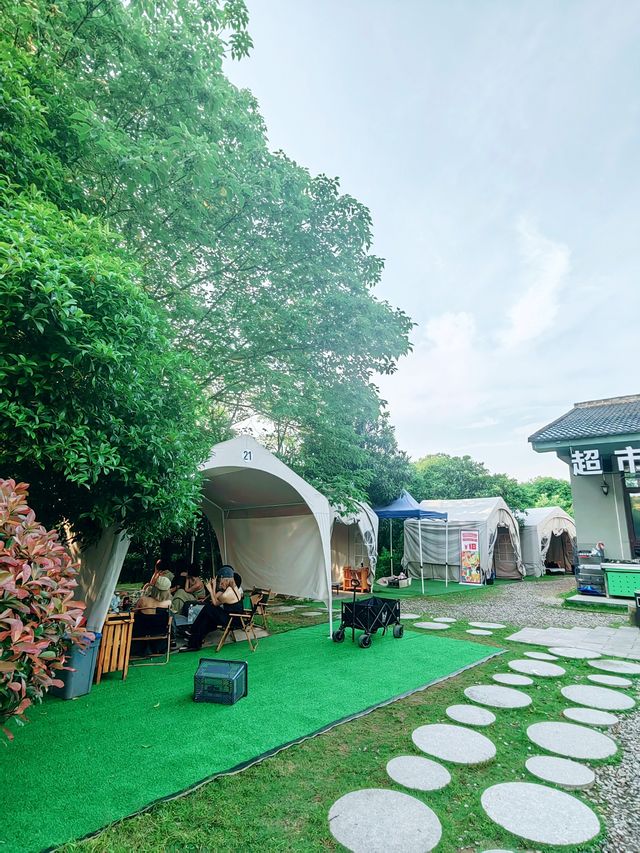 義烏瘋狗露營基地，名字奇特，風景秀麗