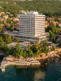 🌟 Opatija's Luxe Retreat: Hotel Ambasador Unveiled! 🌊