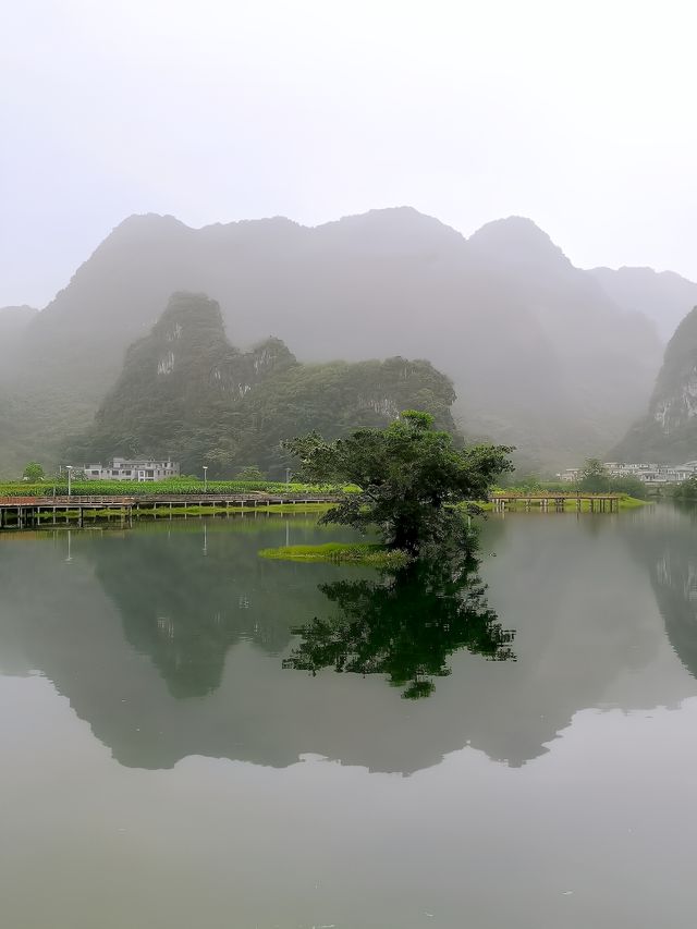 《九靈天窗，開啟奇幻秘境之門》。