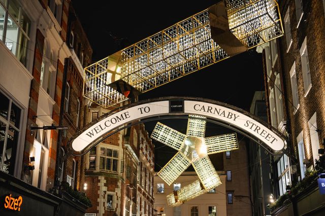 Can't imagine how beautiful Christmas in London will be this year...