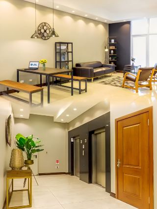 Santiago is a beautiful city, and Nobile Central Station Hotel is highly recommended. 