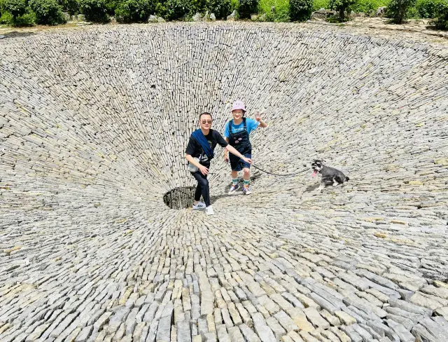 雨補魯天坑，不走尋常路 隱於深山原始村落
