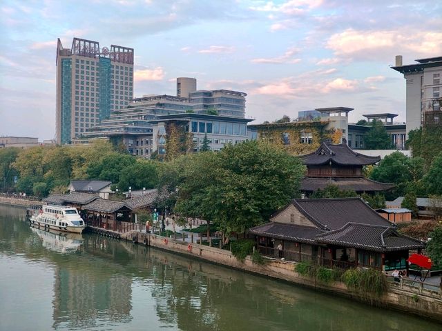 A Peaceful Evening at the Grand Canal in Hangzhou 🌅🚤