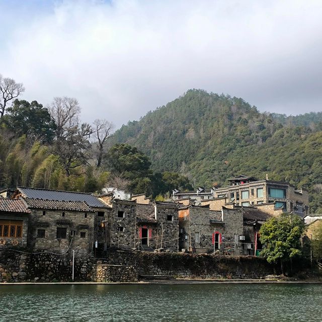瑤里古鎮| 天青色等煙雨，而我在等你