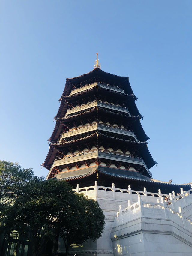 西湖美景和雷峰塔