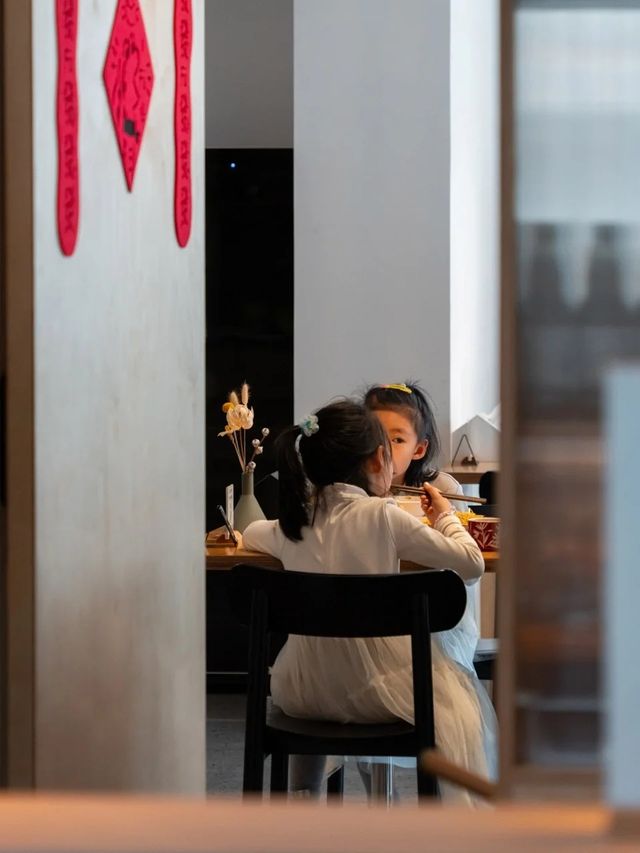 住進長城腳下的治癒系小屋