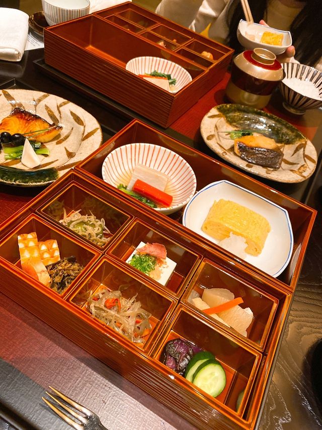 京都柏悅酒店，奢華與尷尬並存