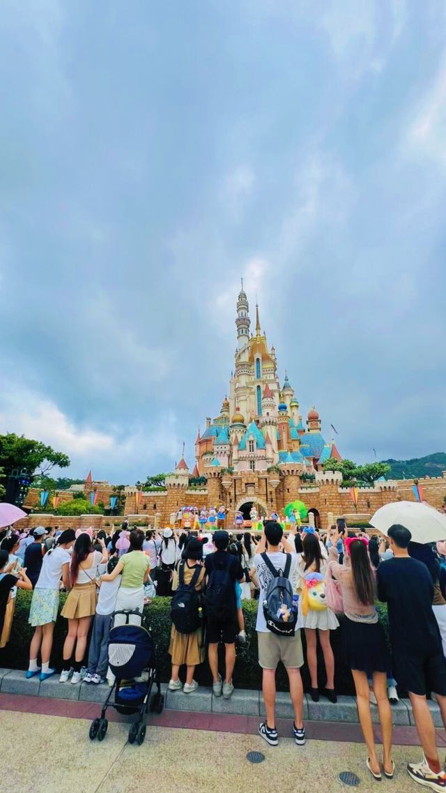 《香港迪士尼樂園，唔去品嘗吓啲特色美食？》