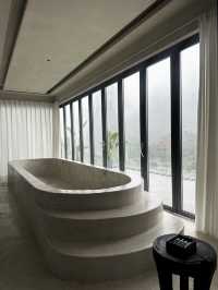 陽朔千古情景區旁,藏著一家侘寂風隱世酒店。