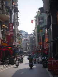 Hanoi – Street Food, Culture & a Train Through the City 🚂🥖