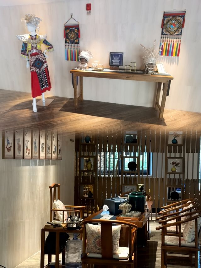 住進烏江寨苗王酒店，邂逅夢幻仙境