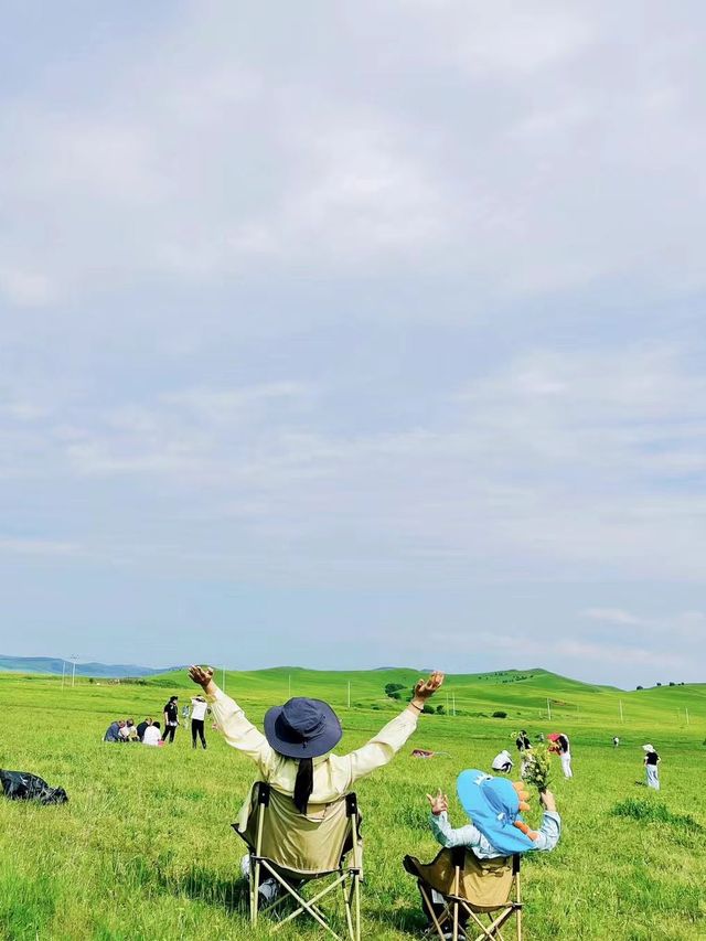 放棄新疆啦，帶小朋友去22℃嘅烏蘭布統避暑啦