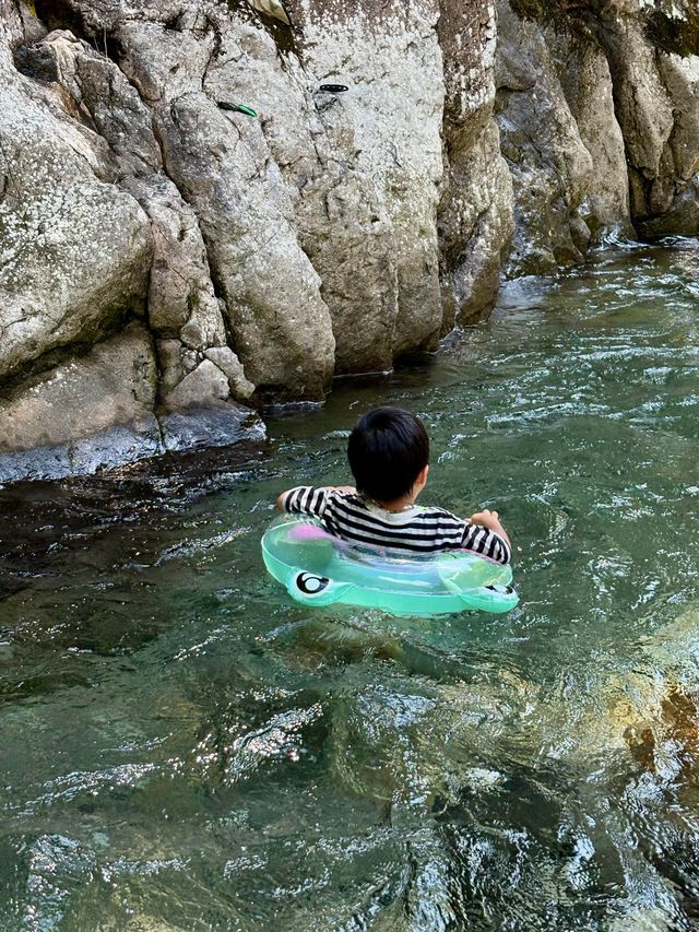夏日山早村消暑玩水全攻略 | 承包你成個夏天嘅清涼！ 目的地亮點 溫州山早村，藏喺浙南群山