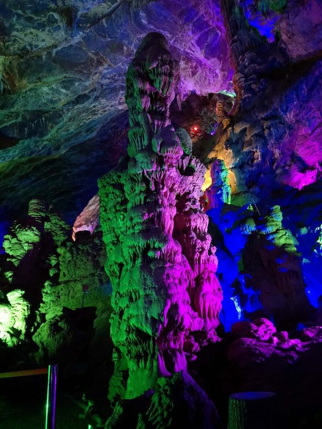 以下是關於隴南嘅美景、特色同旅遊攻略介紹: 以下是關於隴南嘅美景、特色同旅遊攻略介紹:
