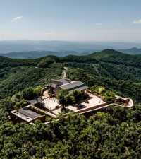 登臨人祖山，感受華夏文明的起源與震撼。