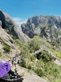 Scenic Peak Views of Huangshan ⛰️  