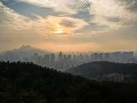 青島浪漫:洲際躺平+奧帆日出+爬山