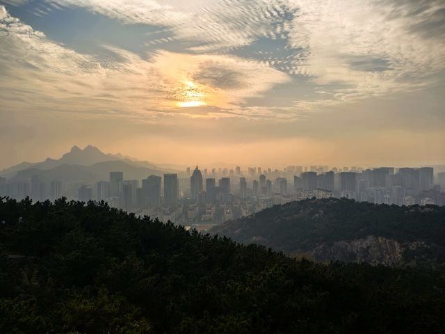 青島浪漫:洲際躺平+奧帆日出+爬山 青島浪漫:洲際躺平+奧帆日出+爬山