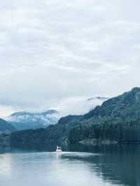 秋日泛舟雅女湖