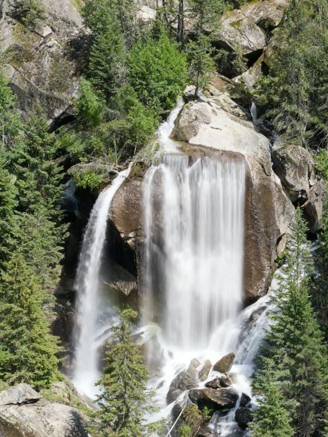 闖進神明打翻的調色盤|可可託海的一天 闖進神明打翻的調色盤|可可託海的一天