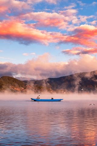在瀘沽湖拍到了人生畫面，簡直人間仙境！