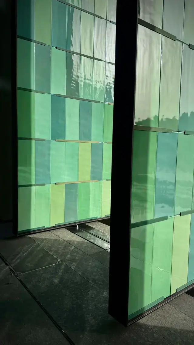 用雨過天青雲破處來描摹的宋之色