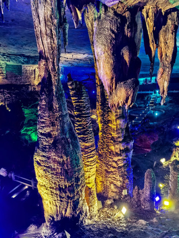 鐘乳石林——九龍洞奇幻溶洞燈光秀｜Trip.com 銅仁