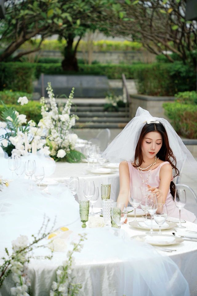 我在現實裡租借了一天,短暫地成為夢中婚禮的主角 我在現實裡租借了一天,短暫地成為夢中婚禮的主角