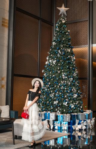 The Christmas atmosphere is off the charts! This place in Jiangmen is amazing!